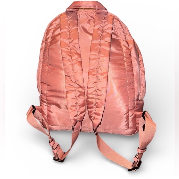 NWT Michael Kors Rae Medium Quilted Nylon Peach Backpack 35F1U5RB2C
Dust Bag - Picture 5 of 12